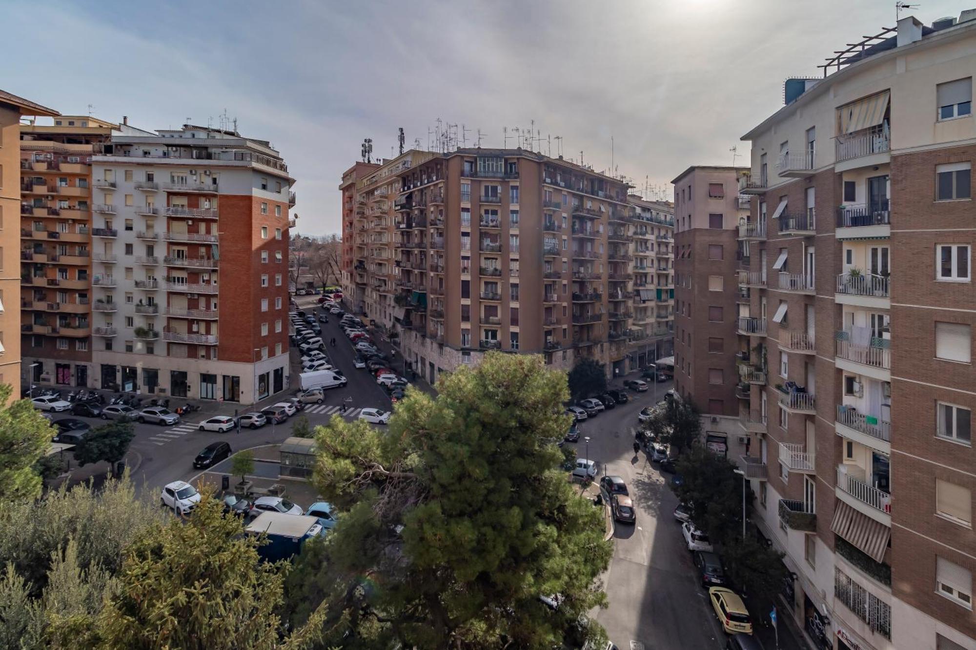 1950 - Bright In Octagonal Tower Roma